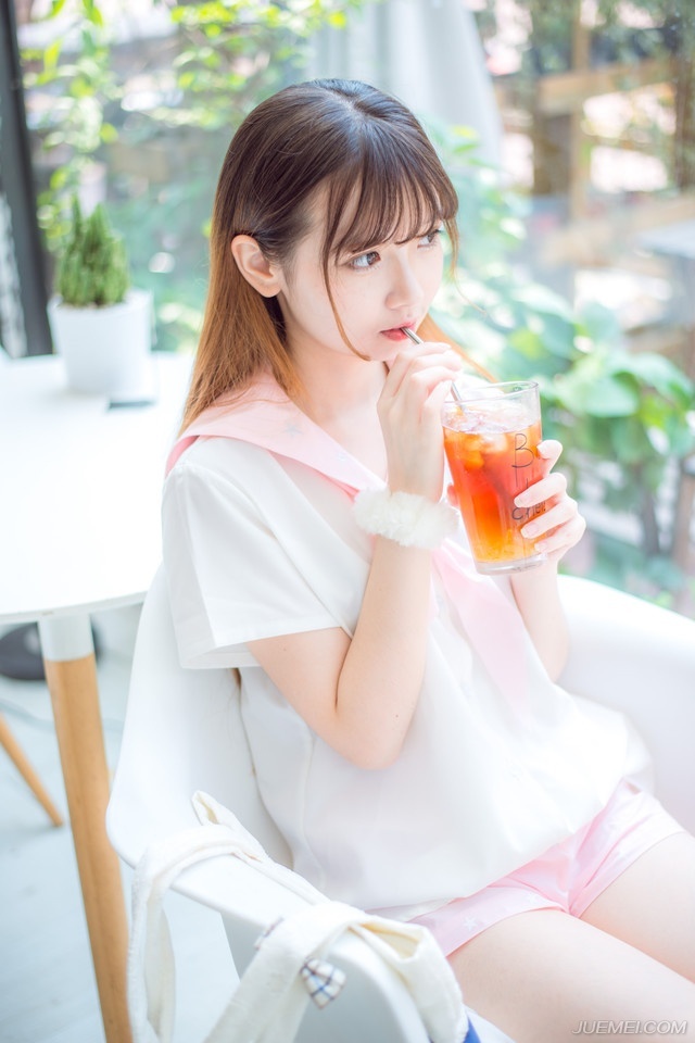 “砰砰砰~”